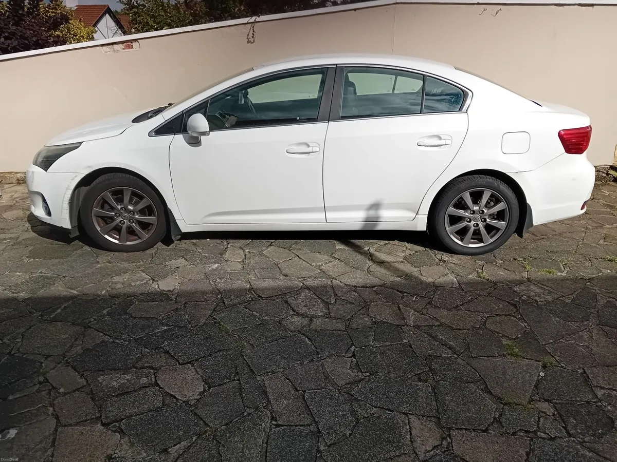 Toyota Avensis 2013 - Image 4