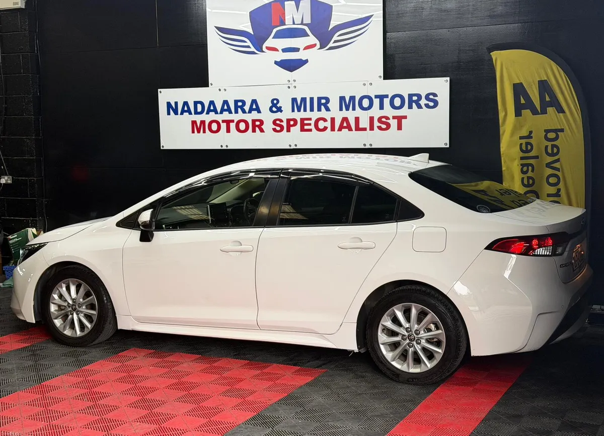 Toyota Corolla 2021 Hybrid 1.8 Auto SALOON 2 KEYS - Image 6