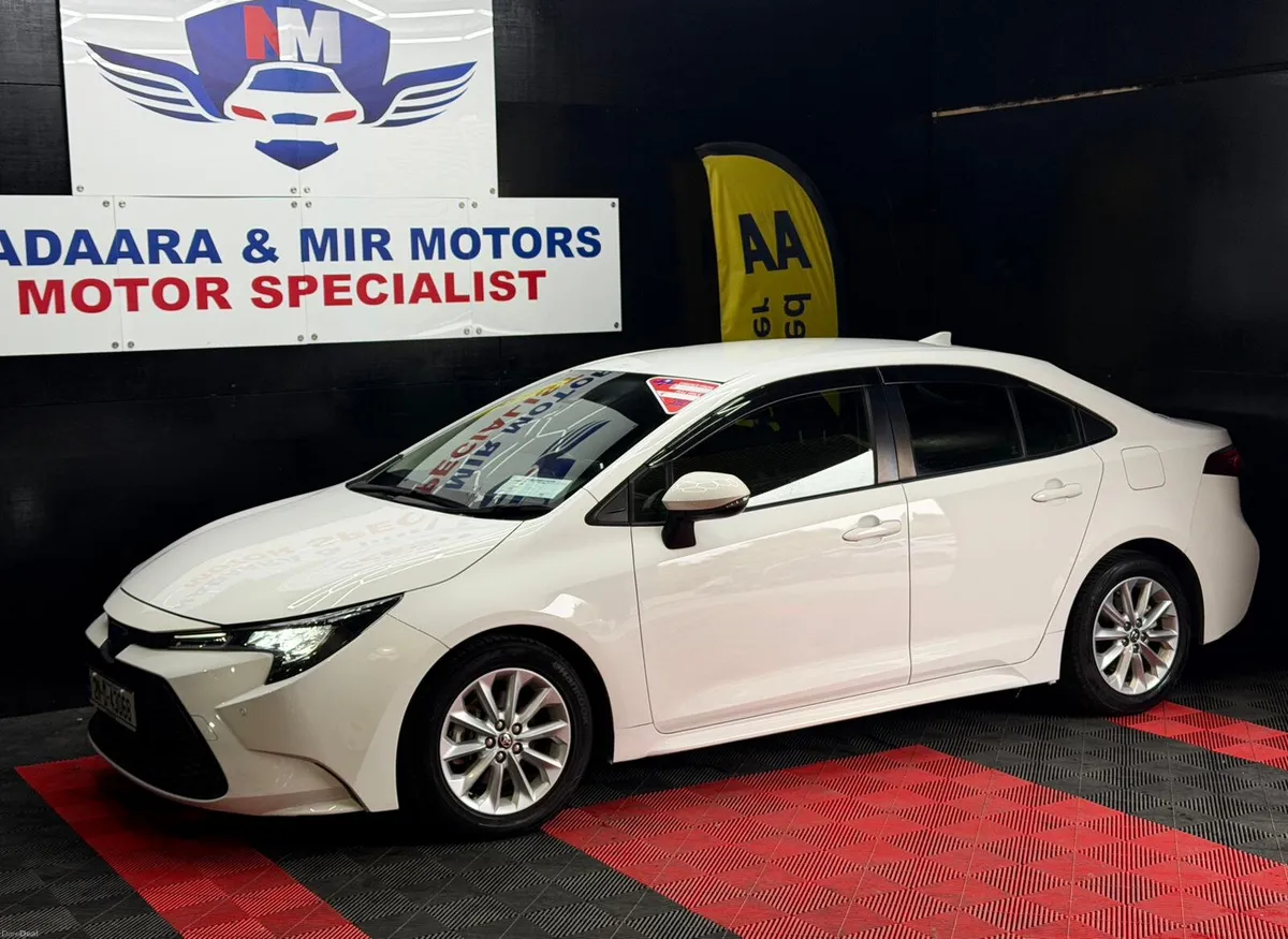 Toyota Corolla 2021 Hybrid 1.8 Auto SALOON 2 KEYS - Image 3
