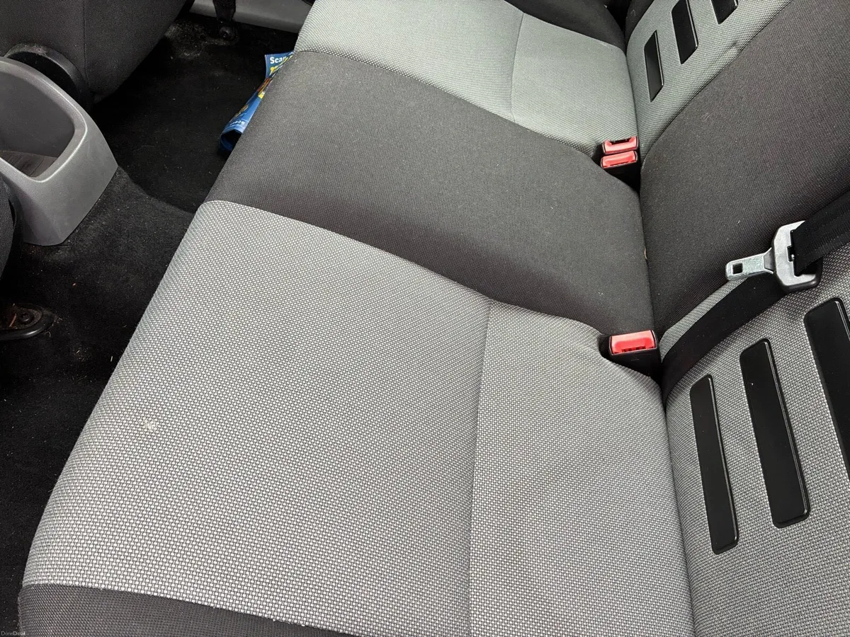 FORD FOCUS 1.6Dsl NCT 10/27 VERY CLEAN - Image 2