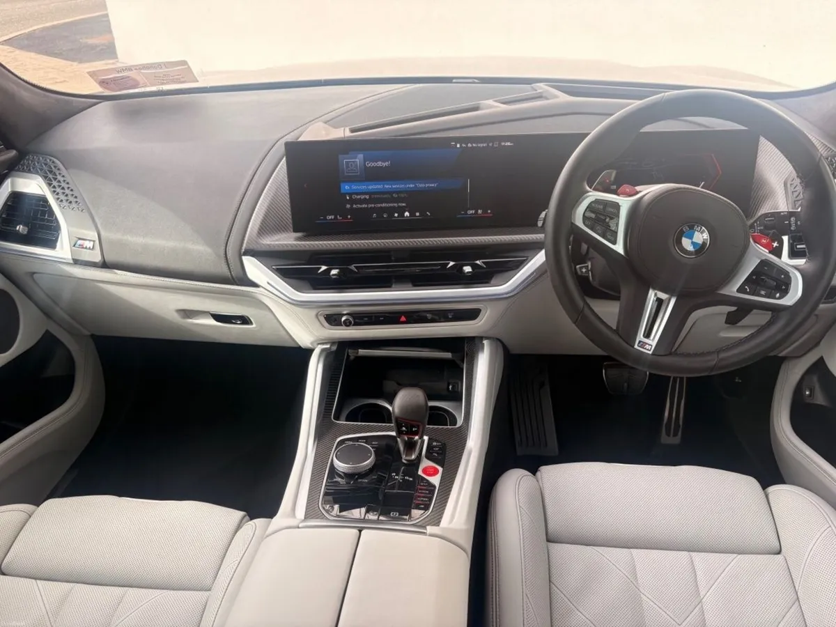BMW XM 50e - Image 4