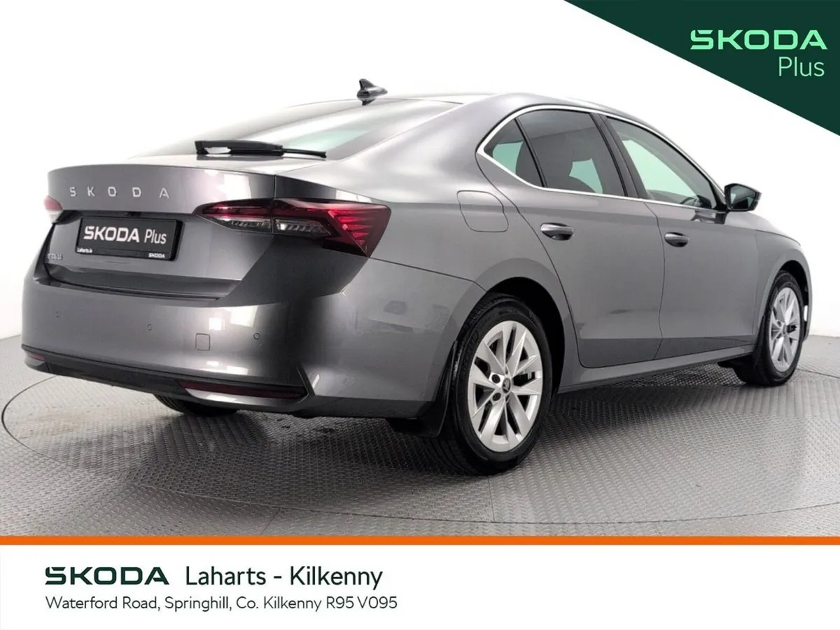Skoda Octavia SELECTION 2.0TDI 115HP *CHROME PACK* - Image 3