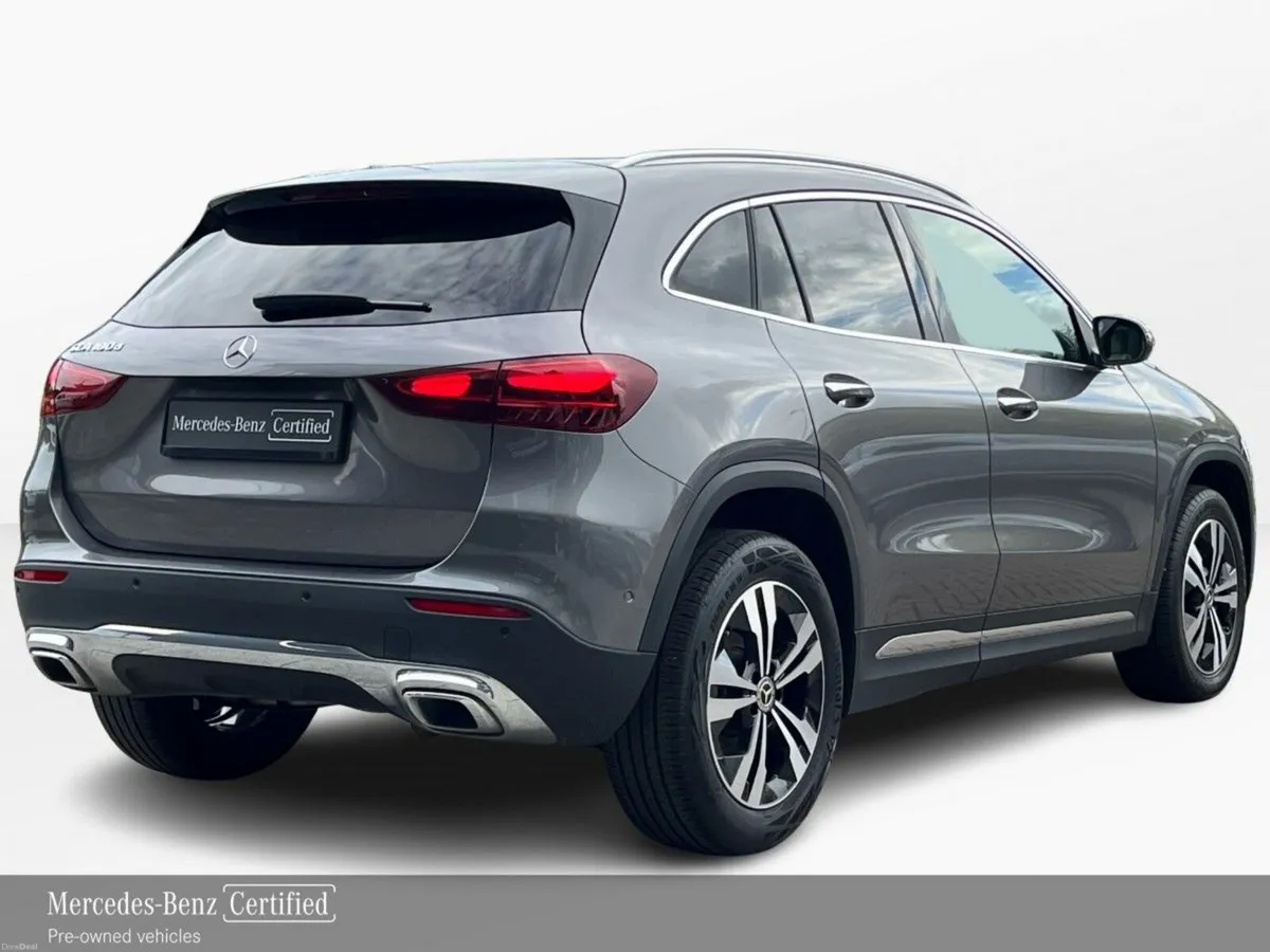 Mercedes-Benz GLA 180D Progressive Plus Compact SU - Image 3