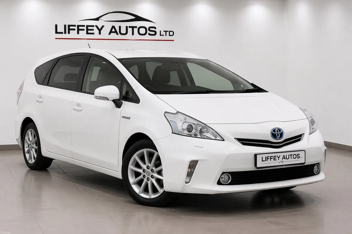 Toyota Prius Alpha 2013 Hybrid Automatic 126000KM - Image 1