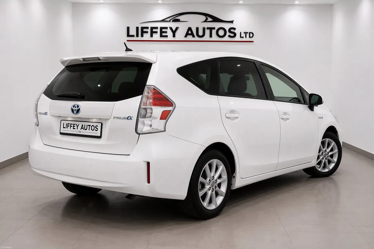 Toyota Prius Alpha 2013 Hybrid Automatic 126000KM - Image 4