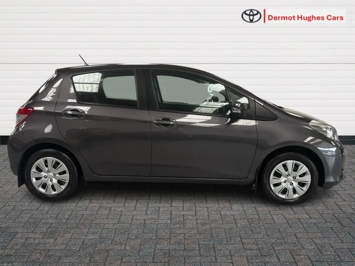 Toyota Yaris 1.0 5DR LUNA - only 38K KM - Image 3