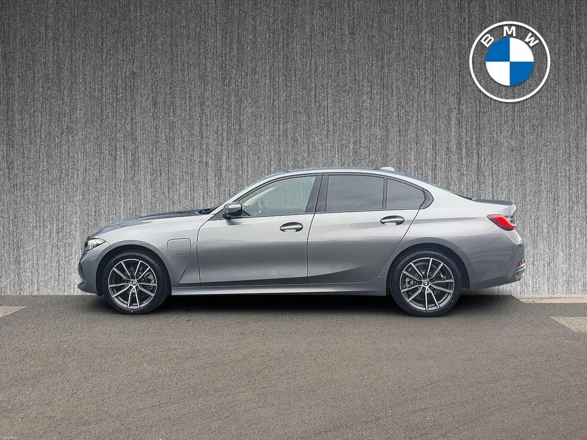 BMW 3-Series 330e Sport Saloon - Image 3