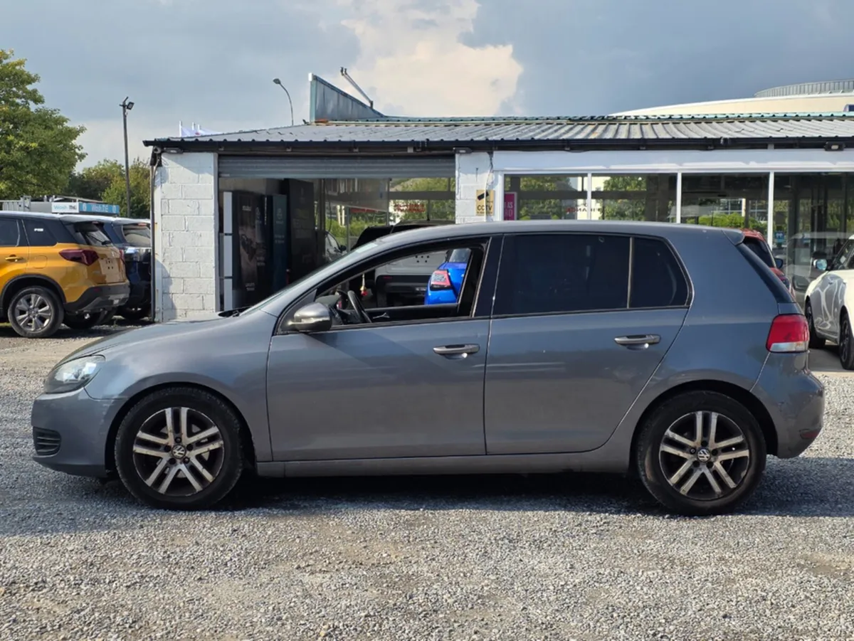 Volkswagen Golf 1.6 TDI SE BLUEMOTION 105PS 5DR - Image 4