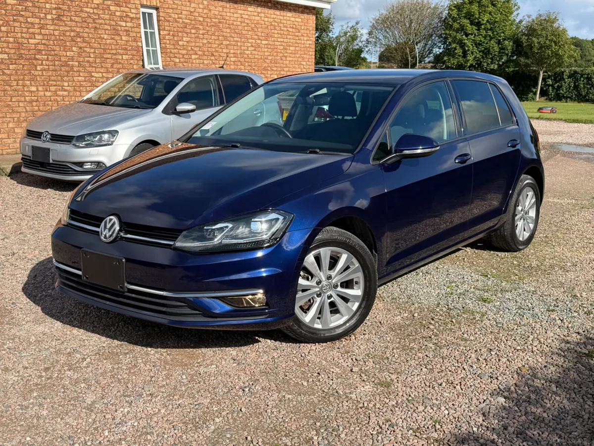 171 Volkswagen Golf Comfortline DSG LOW KM - Image 2
