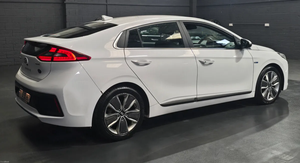 17 IONIQ - Image 6