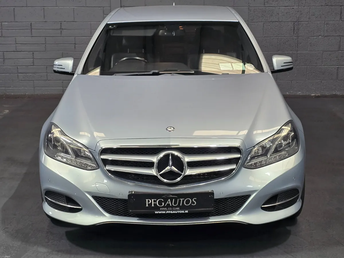 15 E220d - Image 3