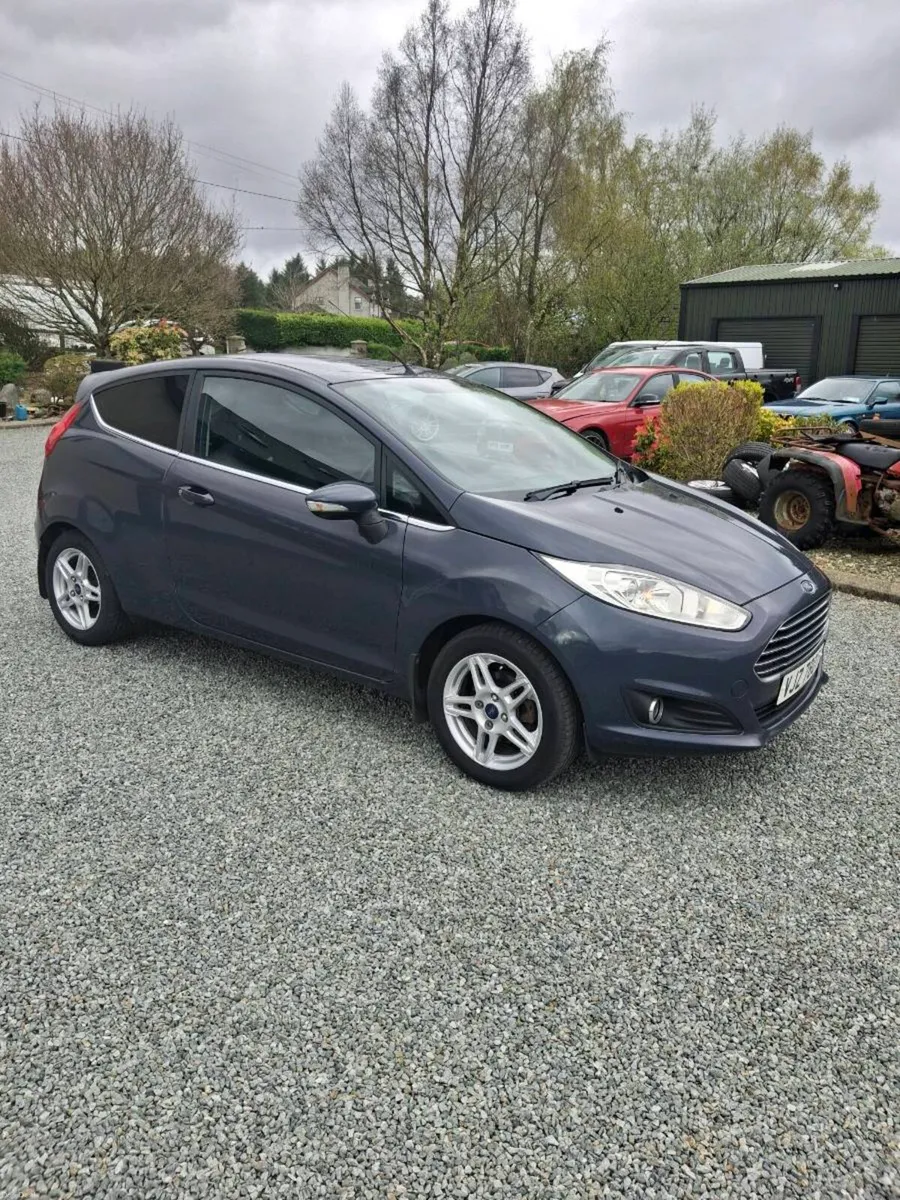 2014 Ford fiesta - Image 3