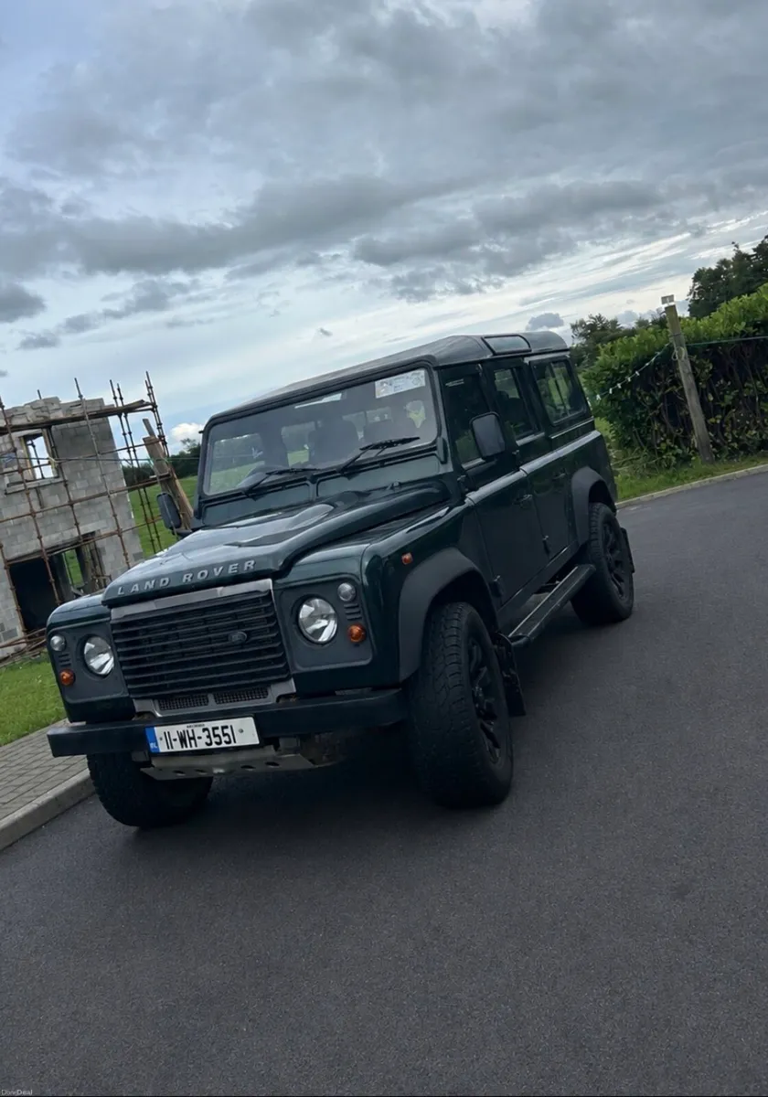Land Rover Defender 2011 - Image 1