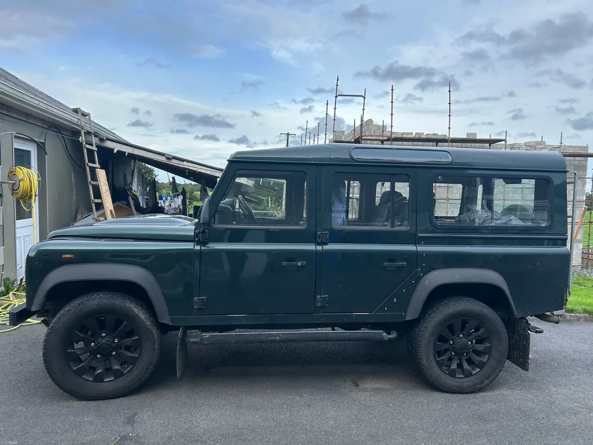 Land Rover Defender 2011 - Image 3