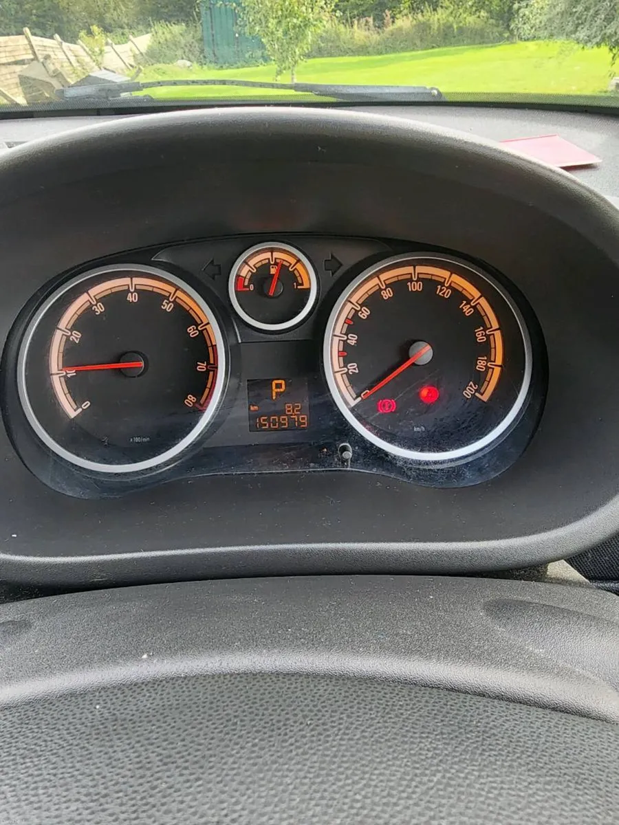 Opel corsa Auto 1.4petrol - Image 3