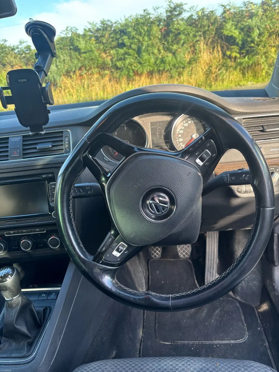 Volkswagen Jetta - Image 4
