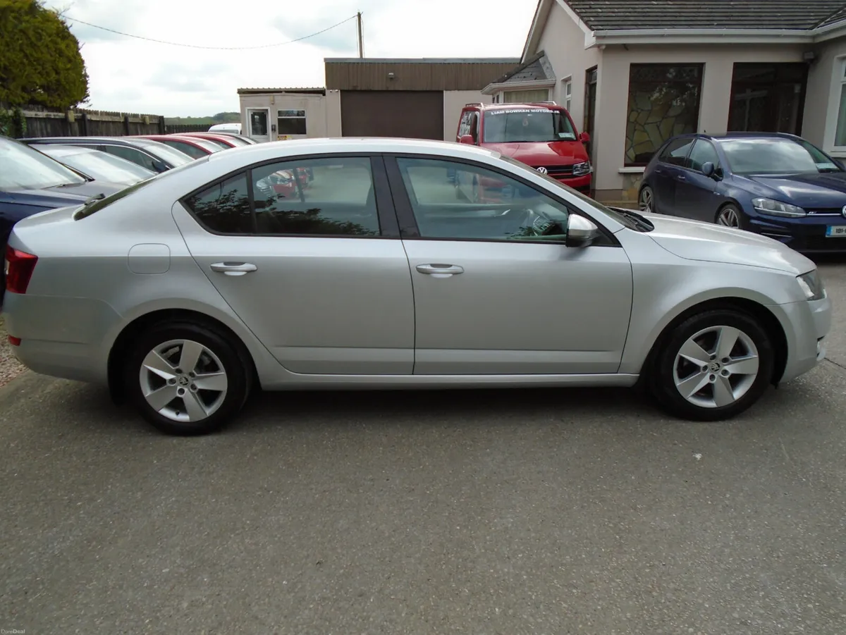 Skoda Octavia 2017,1.6-Diesel,Fogs,Aircon,Alloys - Image 2