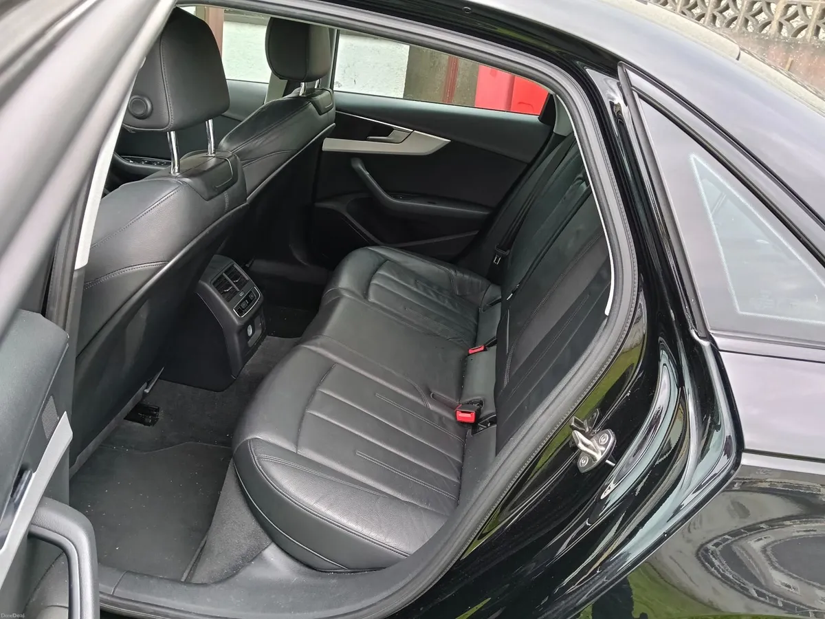 Audi A4 2017 - Image 2