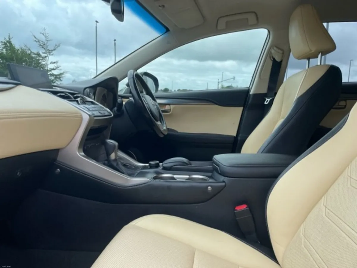 Lexus NX FWD Executive // Remote Central Locking / - Image 6