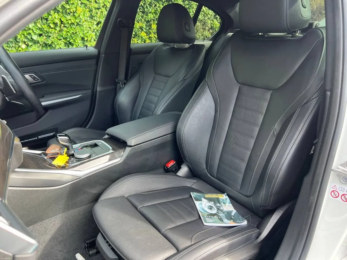 BMW 3-Series 330e M-SPORT COMPETITION 2.0 HYBRID / - Image 6