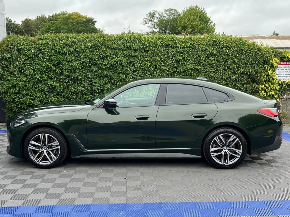 BMW i4 EDRIVE35 SPORT 70.3 KWH // VIRTUAL COCKPIT - Image 3