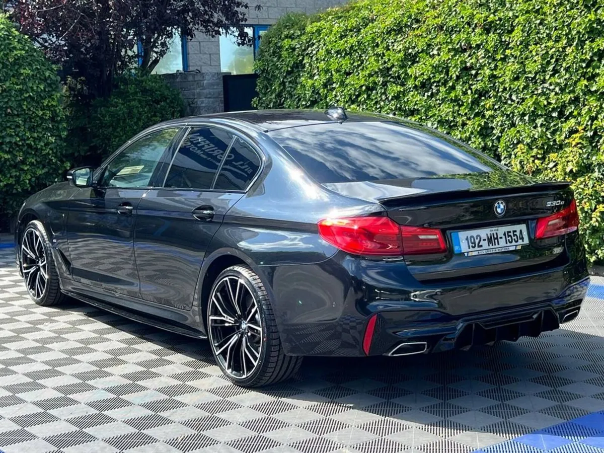BMW 5-Series 530e M-SPORT COMPETITION 2.0 HYBRID / - Image 5