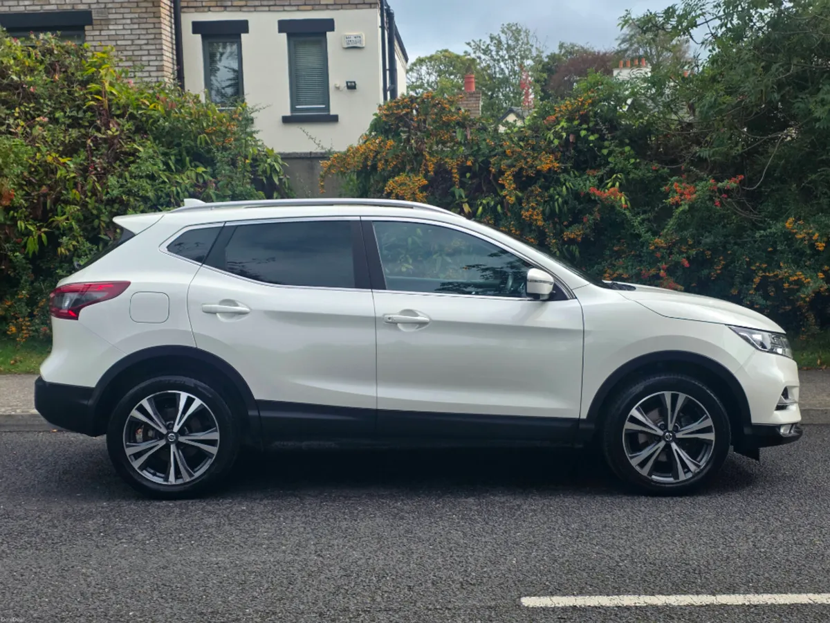 Nissan Qashqai 1.5 DCI N-connecta 110PS 5DR - Image 2