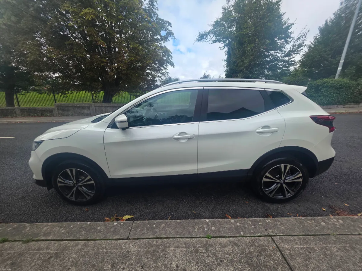 Nissan Qashqai 1.5 DCI N-connecta 110PS 5DR - Image 6