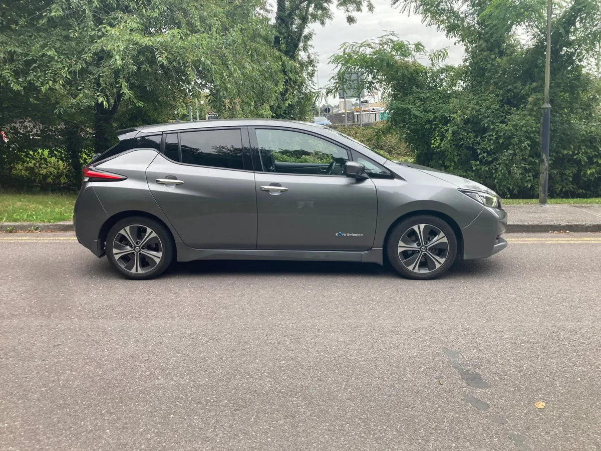 2019 Nissan Leaf SVE 40 KW - Image 2