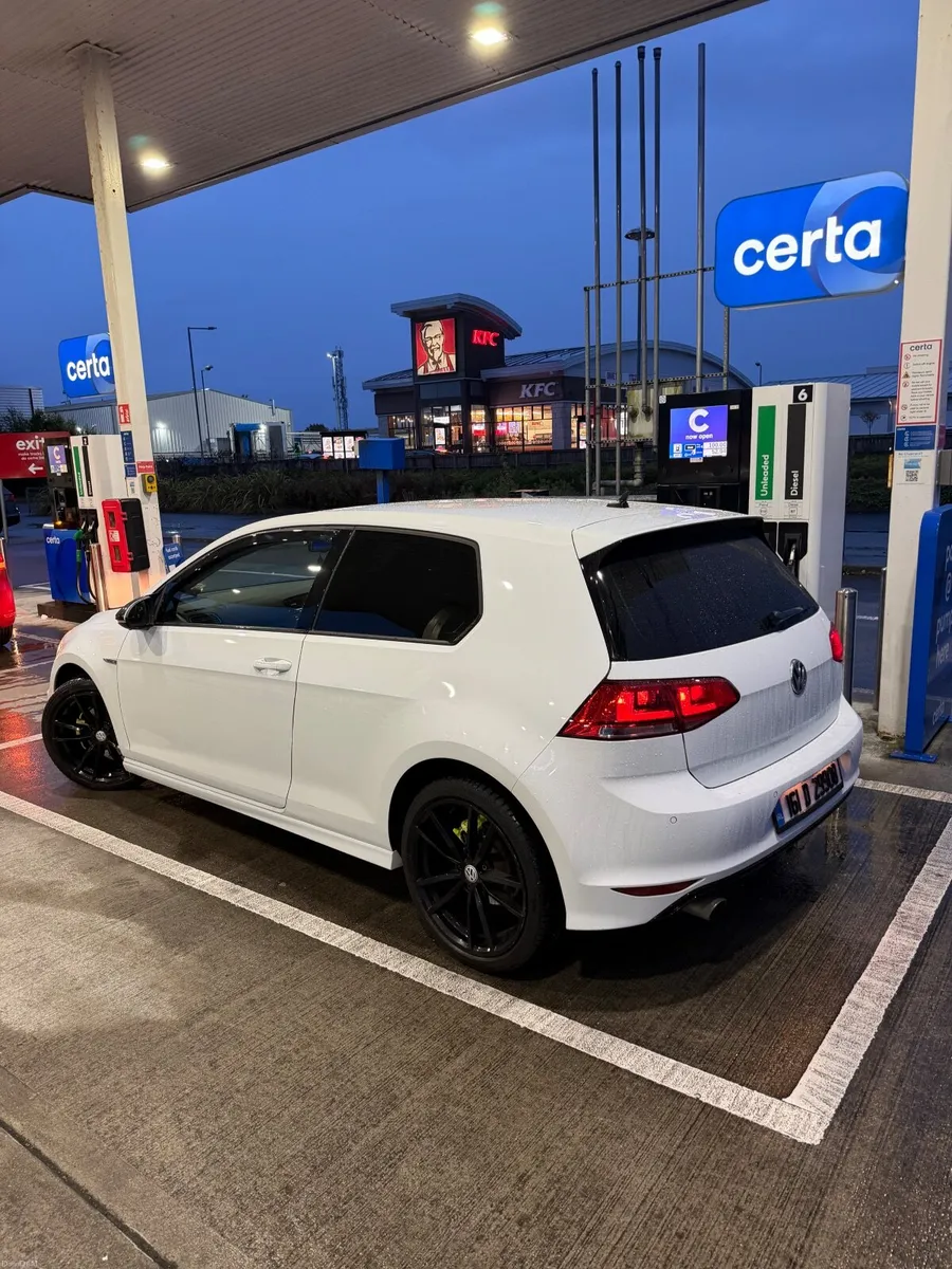 Volkswagen Golf 2016 - Image 2