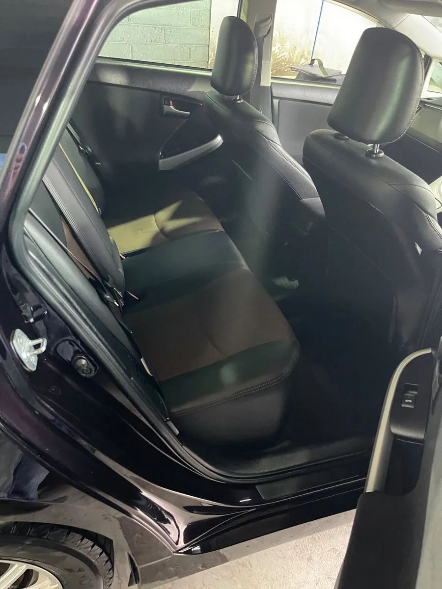 2012 Toyota Prius hybrid leather spec - Image 4