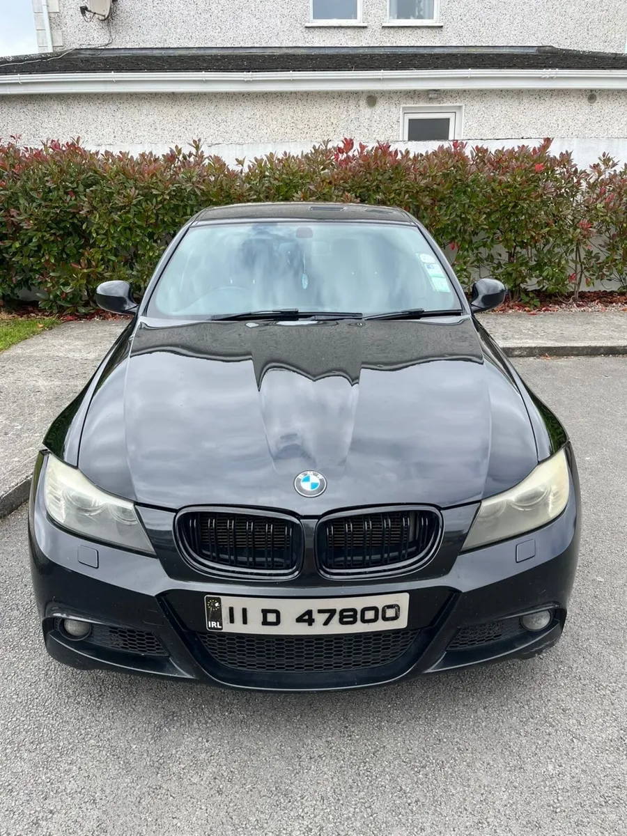 BMW 3-Series 2011 - Image 1