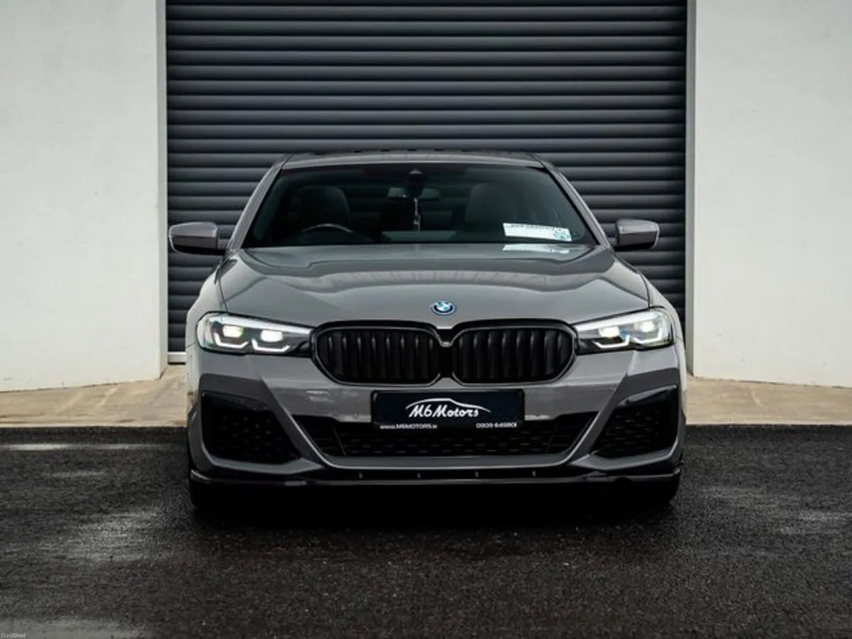 BMW 5-Series 545E Xdrive M Sport *SUNROOF, PRO /TE - Image 3