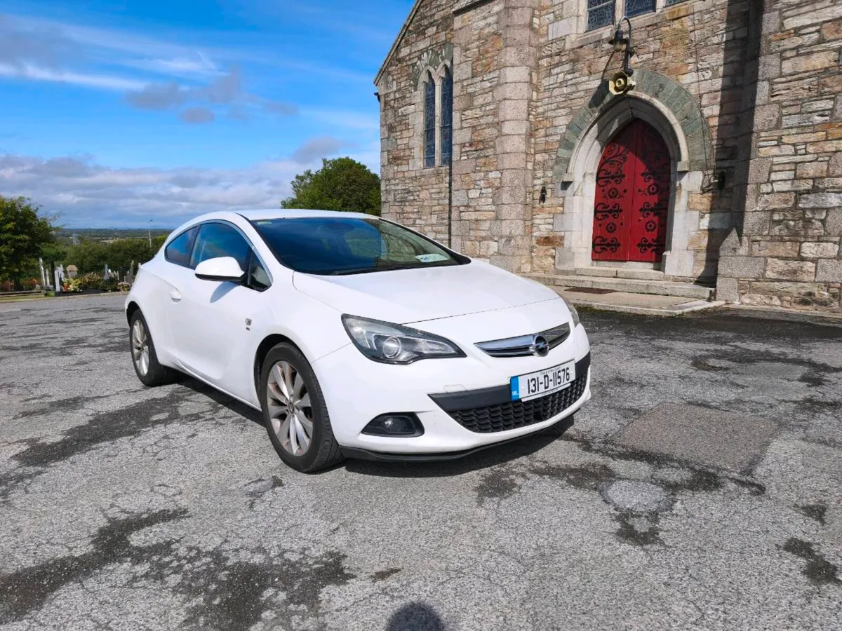 Opel Astra GTC Sri - Image 2