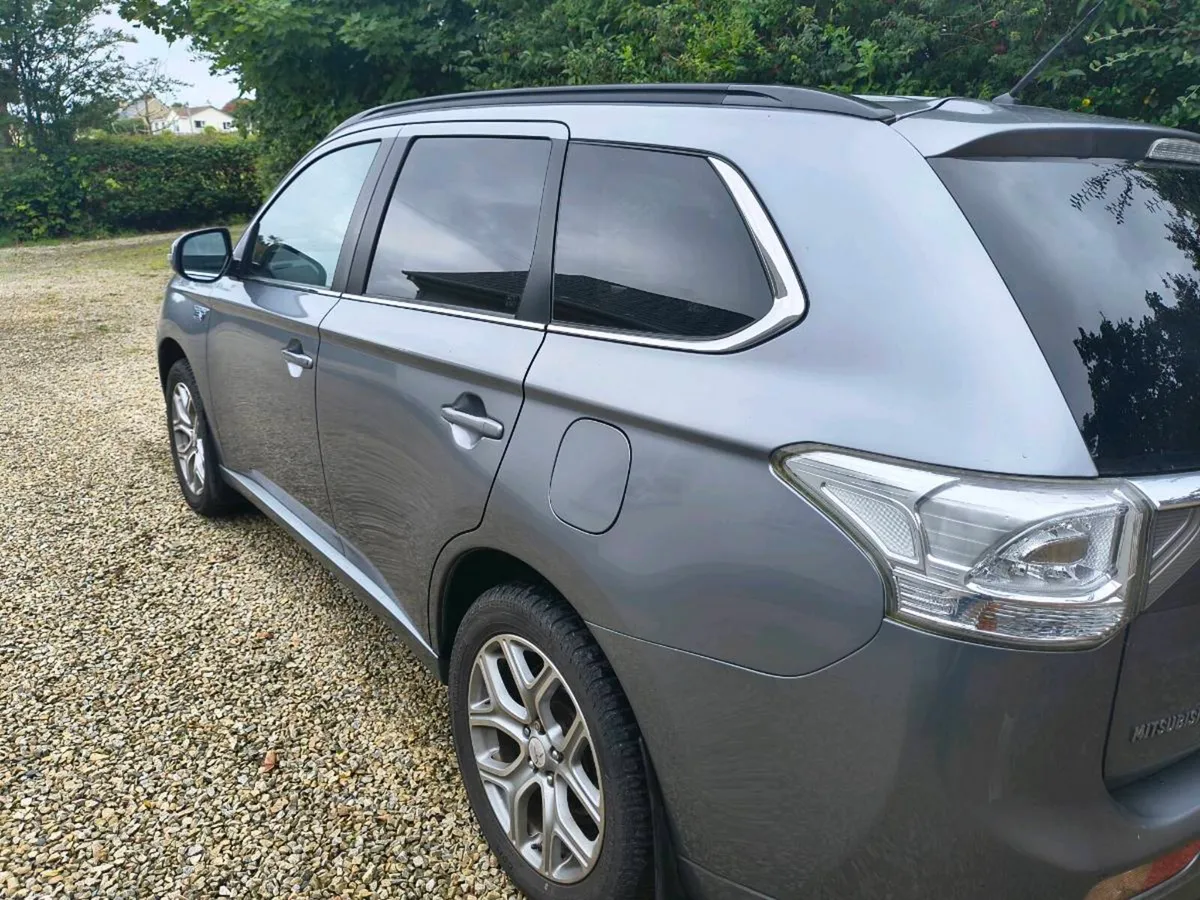 Mitsubishi Outlander 2014 4x4 Hybrid New NCT - Image 3
