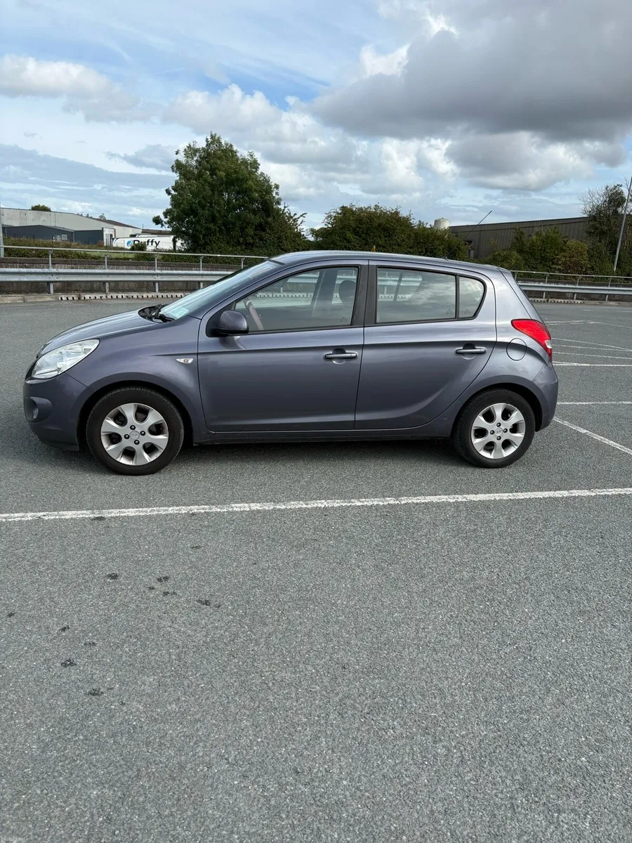 Hyundai i20 - Image 2