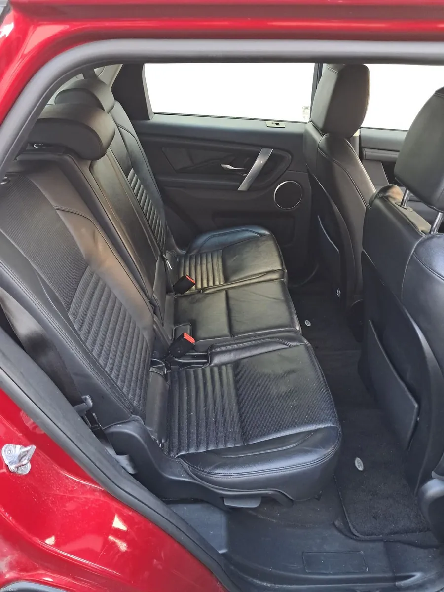 Land Rover Discovery Sport 2020 - Image 4