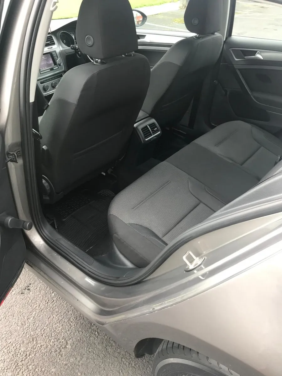 VW GOLF - Image 4