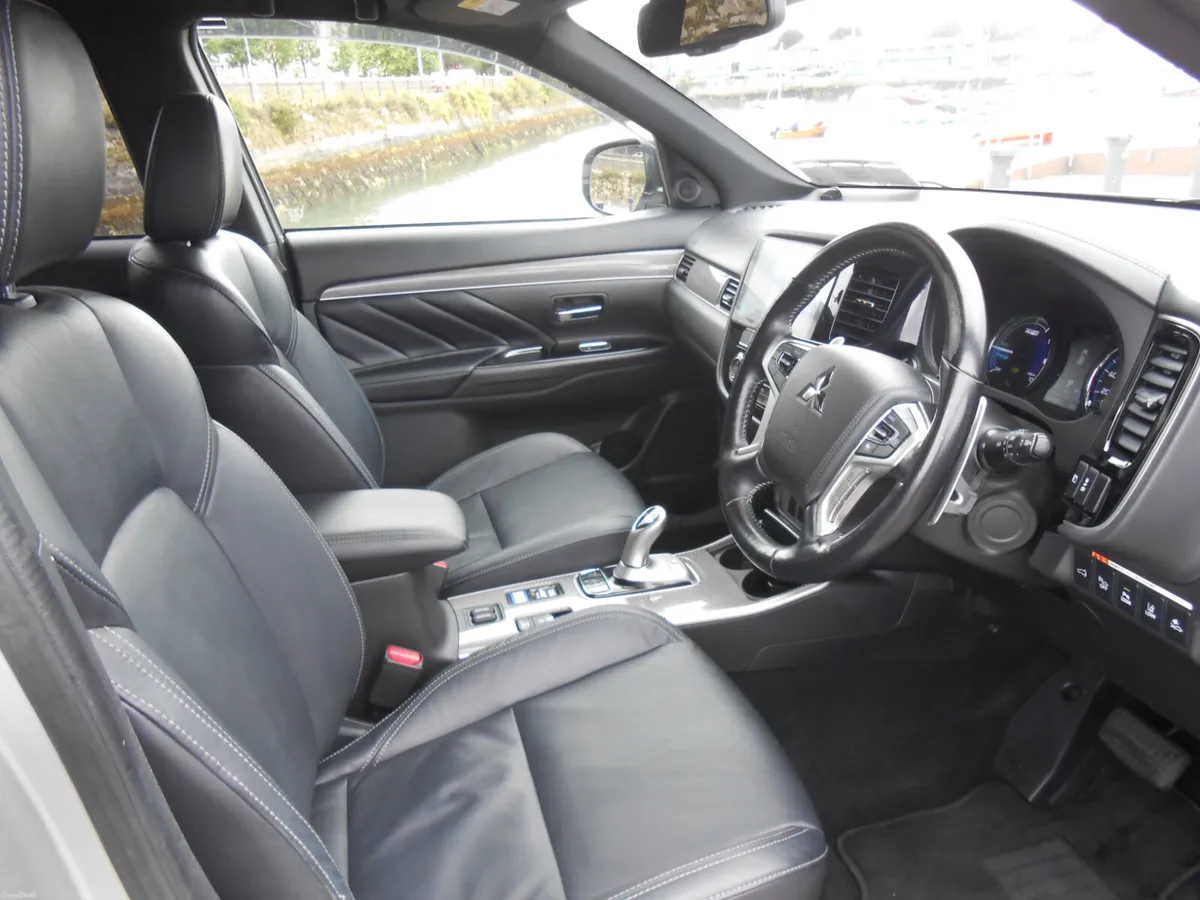 Mitsubishi Outlander PHEV High Spec 2019 - Image 3