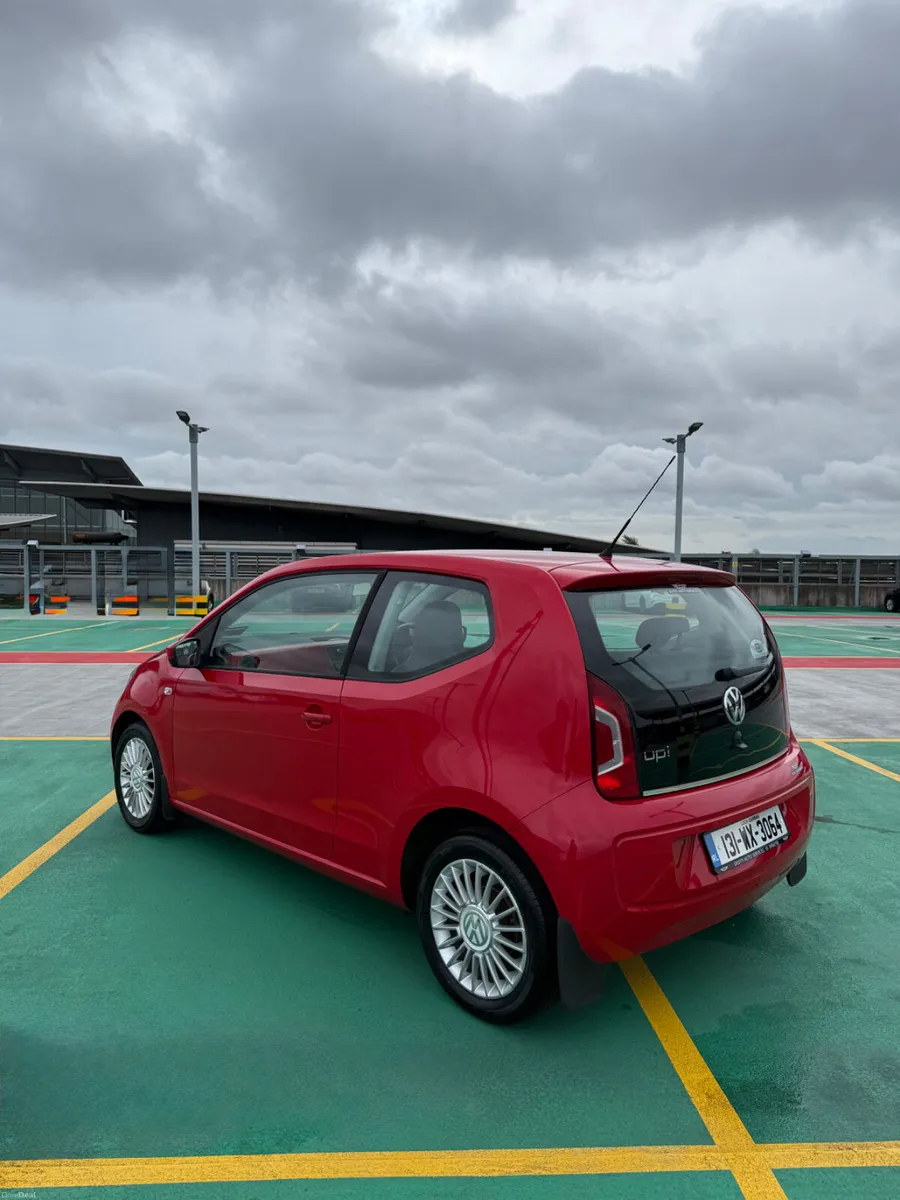 131 Volkswagen Up 1.0 Petrol - VERY LOW MILEAGE - Image 5