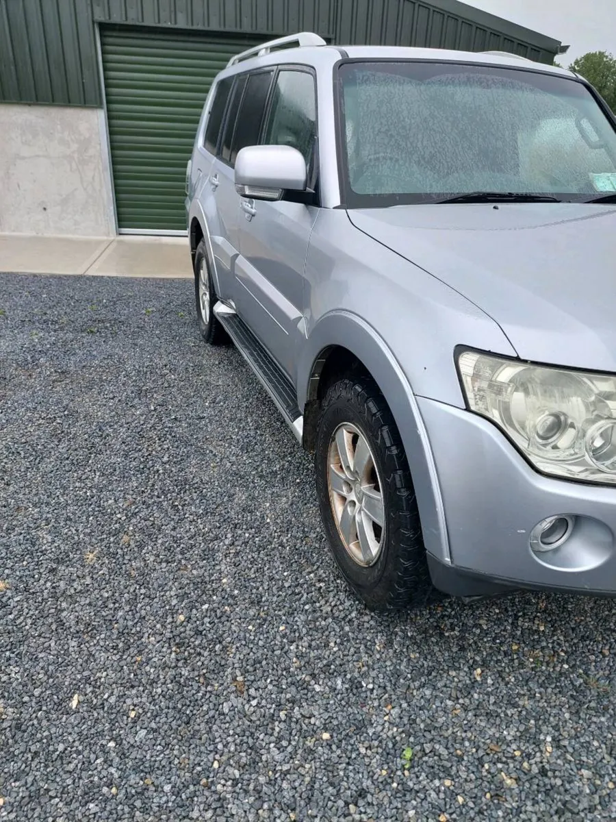 2008 Mitsubishi Pajero LWB 3.2L - Image 2