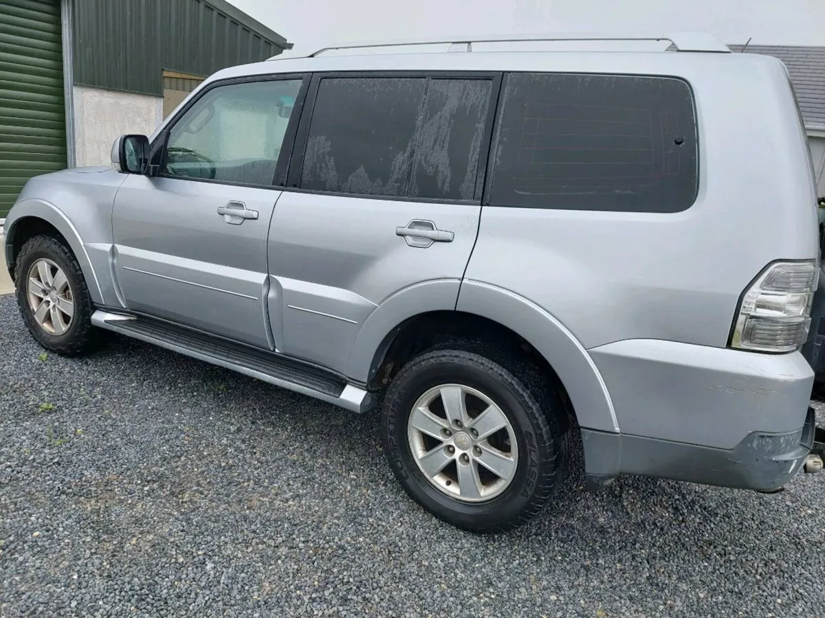 2008 Mitsubishi Pajero LWB 3.2L - Image 5