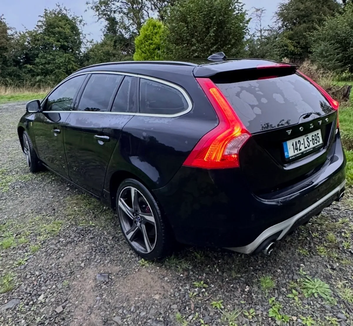 2014 VOLVO V60 2.0 D D4 R-DESIGN 181BHP 5DR - Image 4