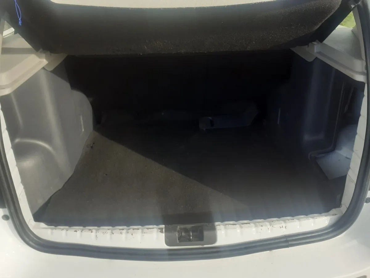 Dacia Duster 2013 - Image 2