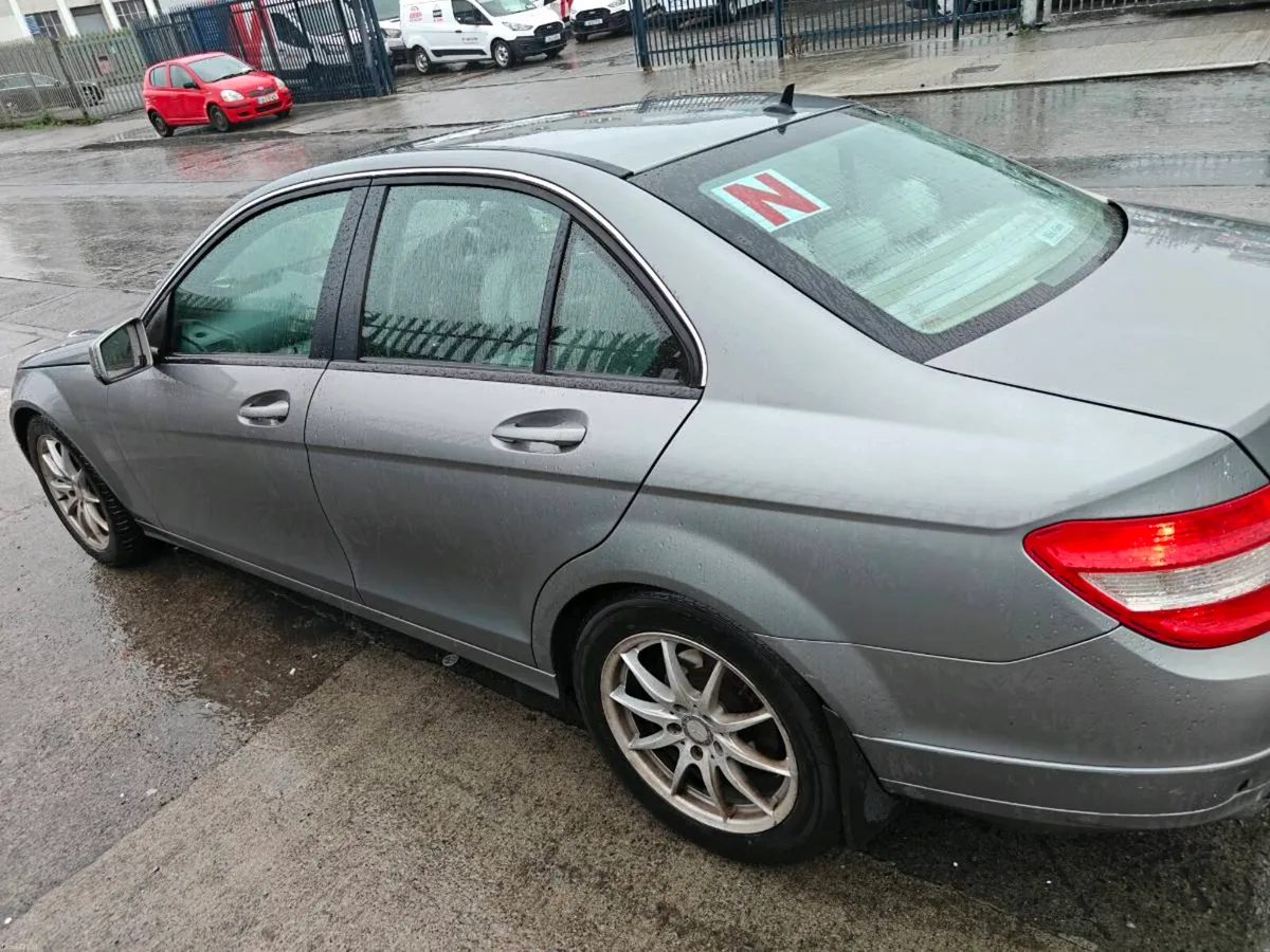 Mercedes Benz c200 - Image 4
