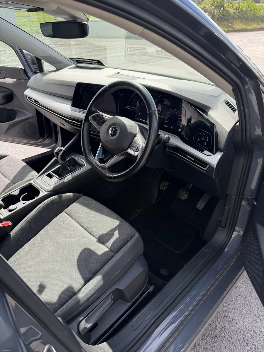VOLKSWAGEN GOLF 2.0 TDI LIFE 115PS 5DR - Image 2