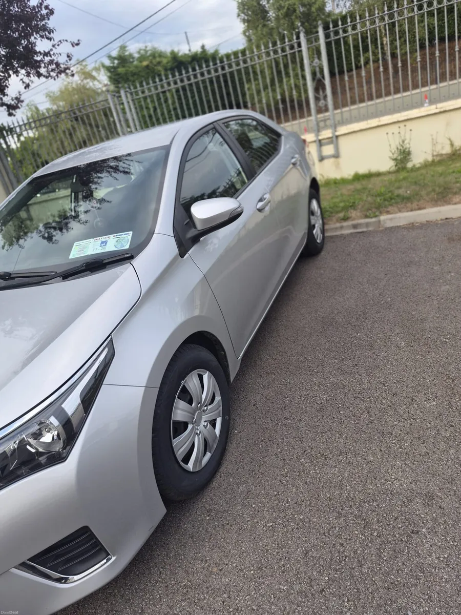 Toyota corolla - Image 2