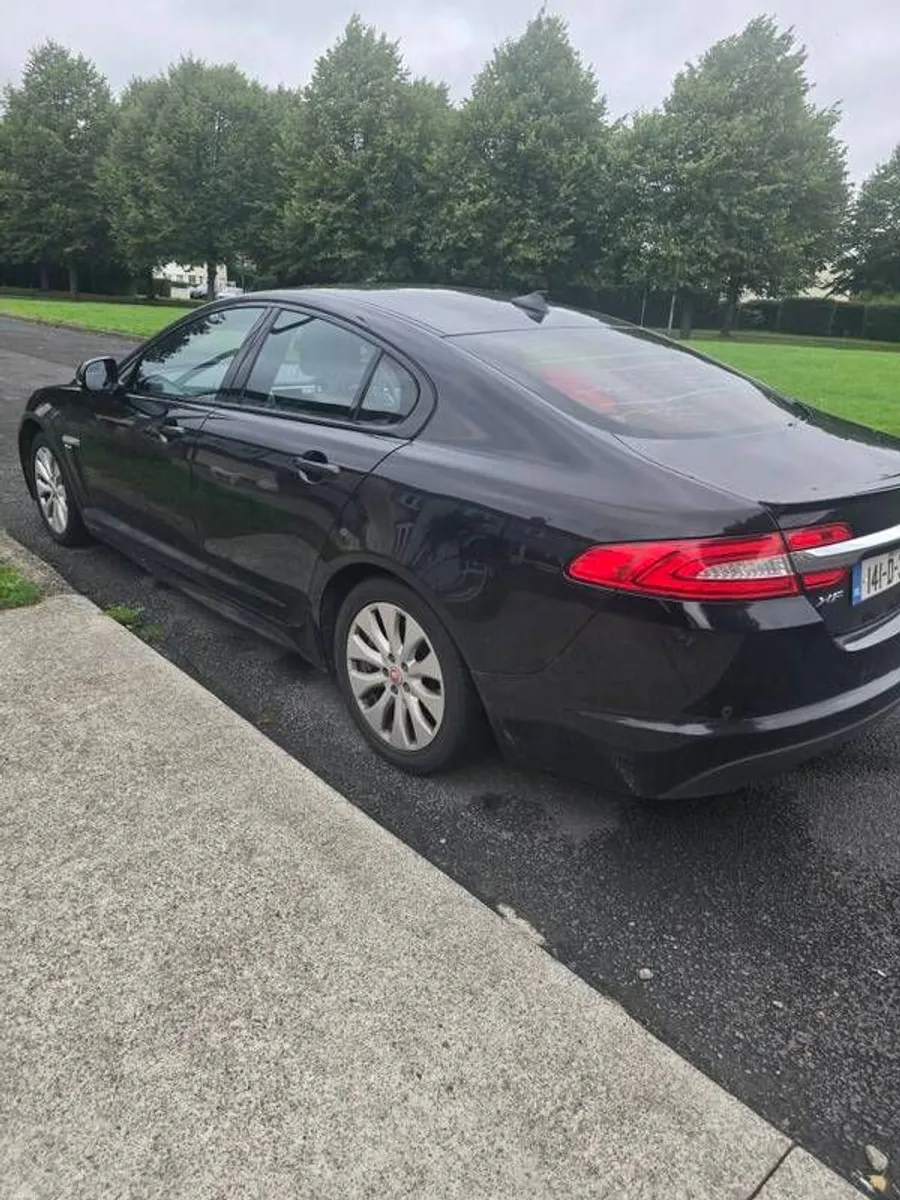 2014 Jaguar Xf - Image 3