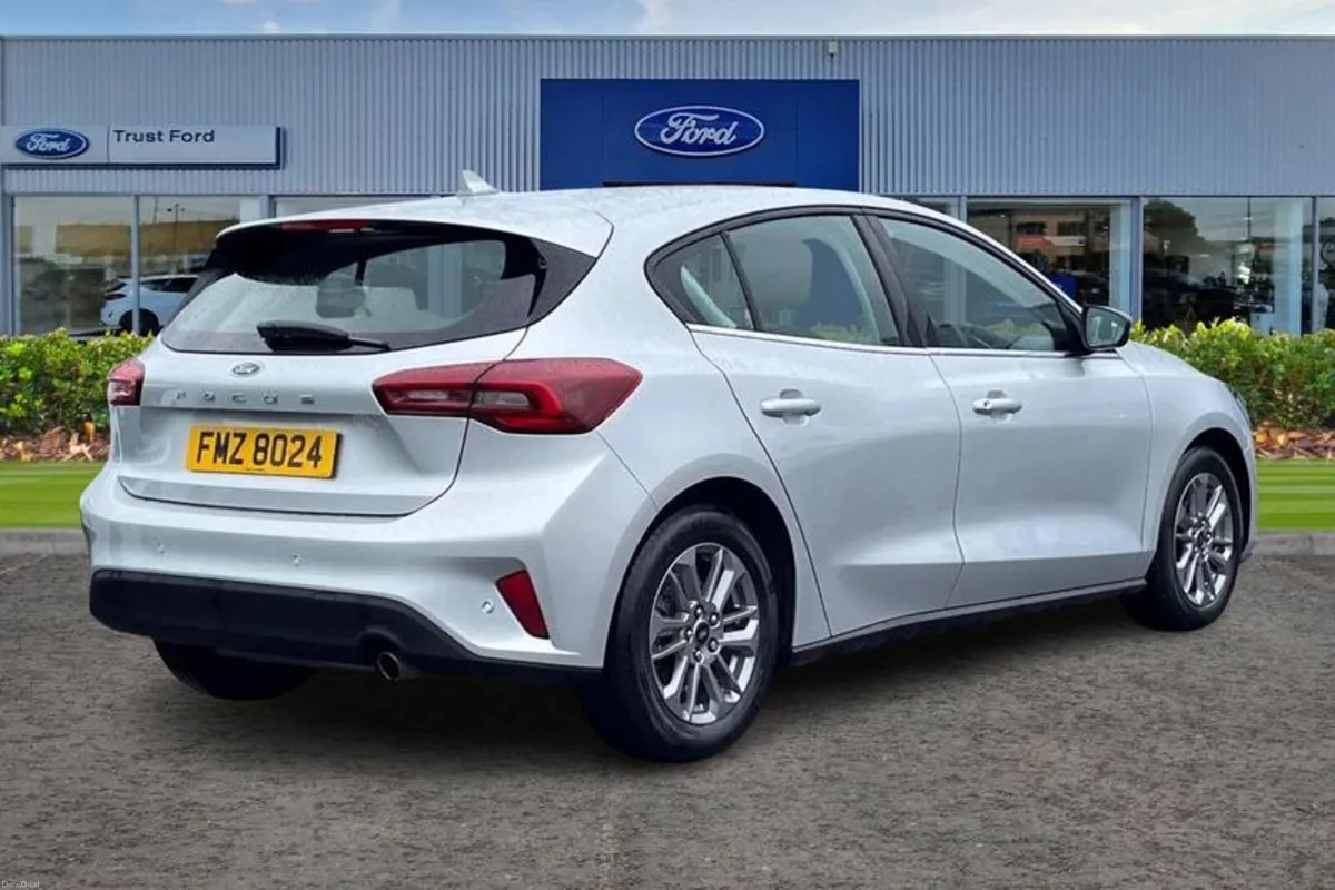 Ford Focus 1.0 EcoBoost Hybrid mHEV Titanium 5dr * - Image 4