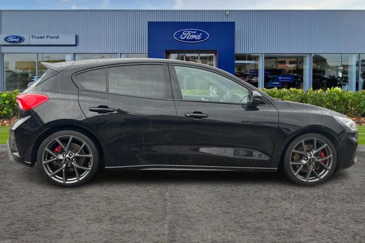 Ford Focus 2.3 EcoBoost ST 5dr- Panoramic Sunroof - Image 3